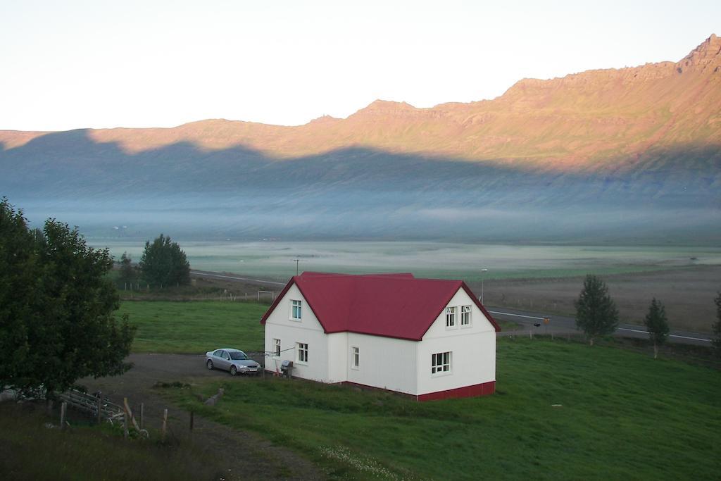 Bauernhof Skorrahestar Neskaupstaður